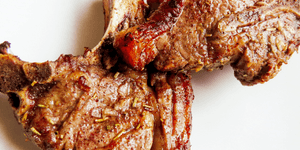 grilled lamb chops with allspice and rosemary